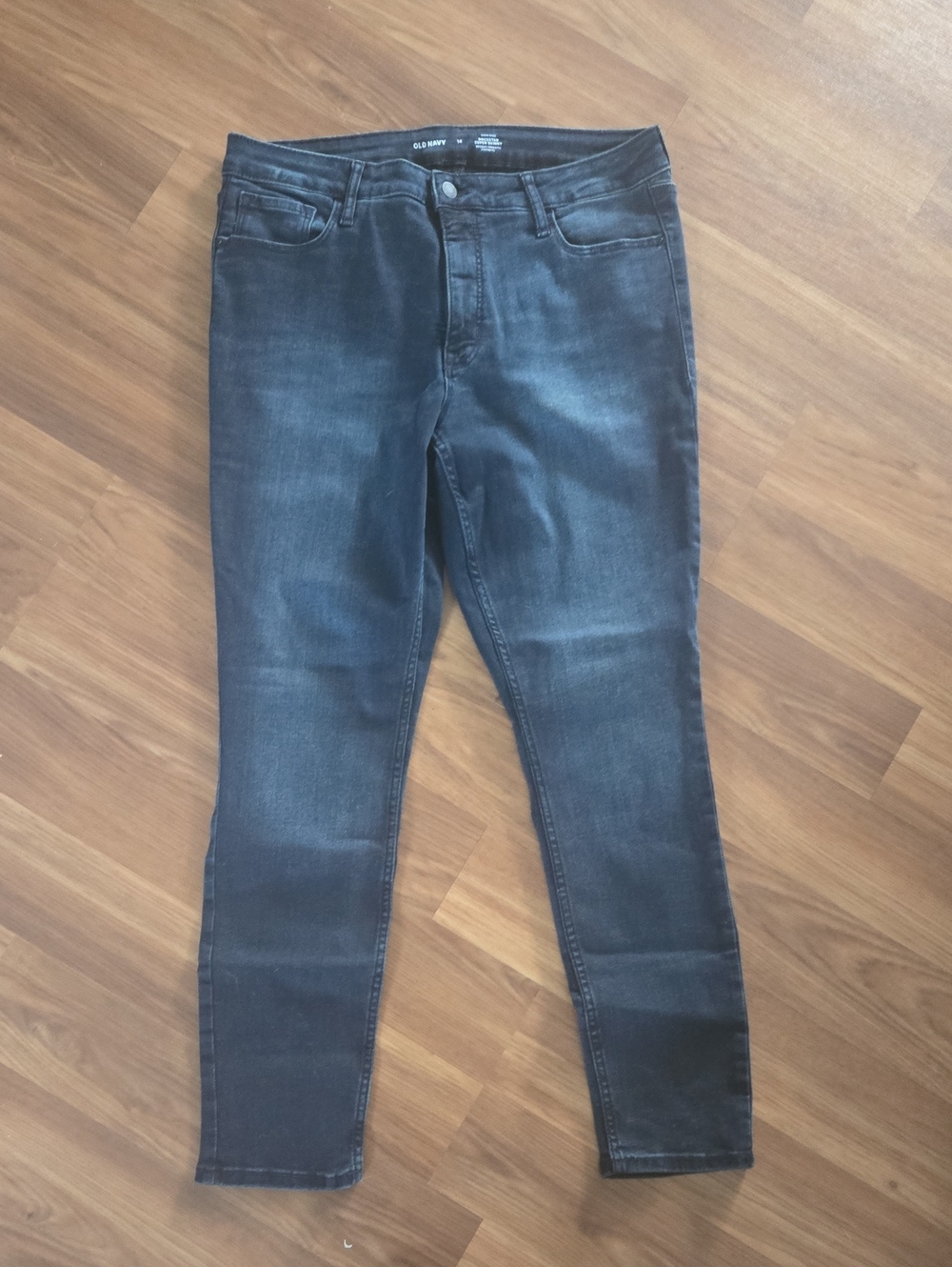 Old Navy Women’s Washed Dark Skinny Jeans